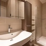 شقة Elegant Et Spacieux Dans Le 8eme باريس